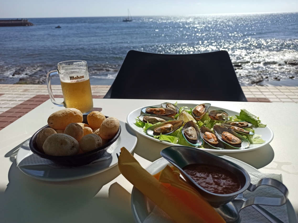 Déjeuner vue sur mer
